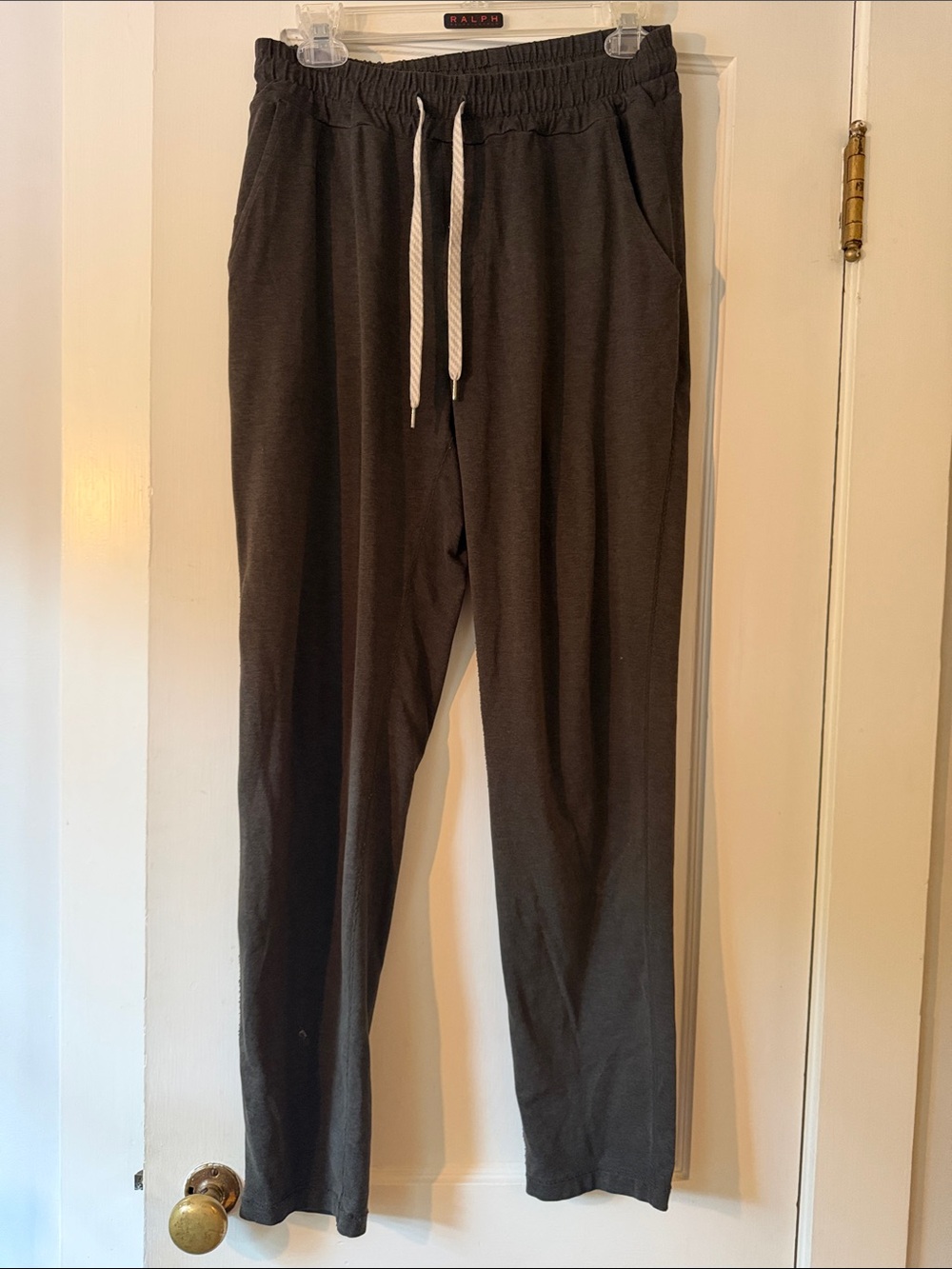 VUORI  Mens jogger green size L: Must Read